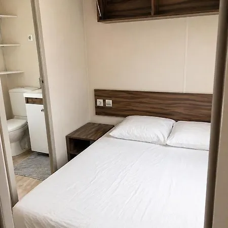 营地 Mobil-home Climatise 6 Pers Avec Terrasse Couverte *
